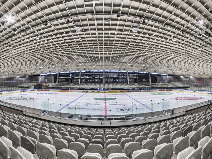 Vista panoramica dell'empty Stadio del ghiaccio Merkur a Graz. | © MCG - Krug