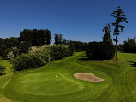 Ansicht des Golfplatzes im Grazer Golfclub Thalersee mit Bunker. | © GEPA-pictures - Murhof Gruppe