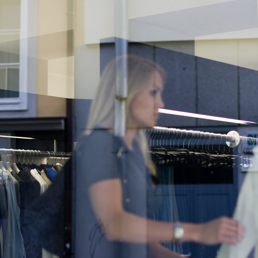 Shopping | © Graz Tourismus - Hans Wiesenhofer Frau beim shoppen | © Graz Tourismus - Hans Wiesenhofer