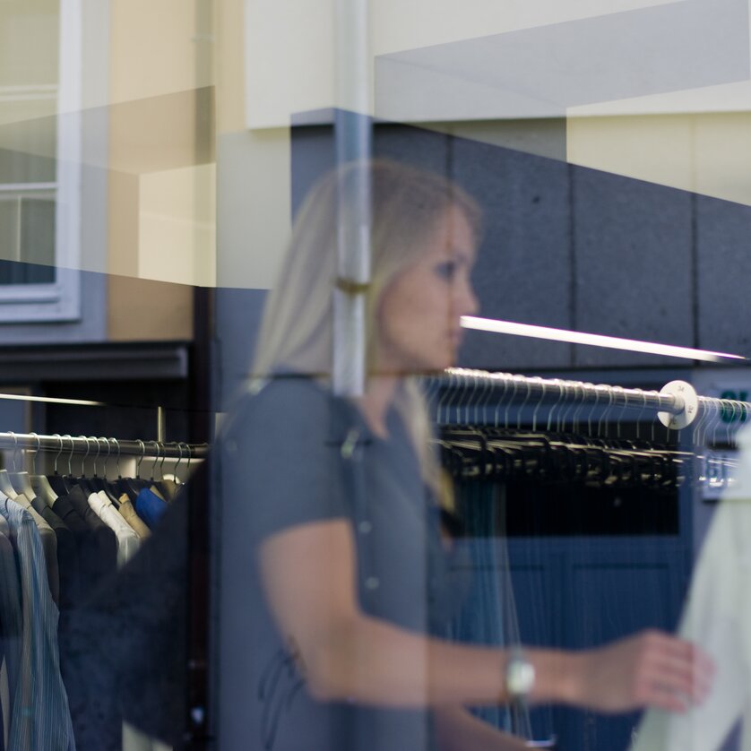 Shopping | © Graz Tourismus - Hans Wiesenhofer Frau beim shoppen | © Graz Tourismus - Hans Wiesenhofer