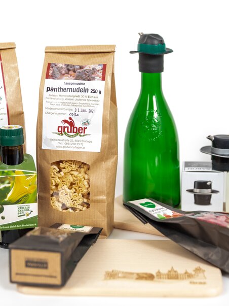 A selection of regional products from Graz, including pasta, oils, and spices. | © Graz Tourismus-Harry Schiffer