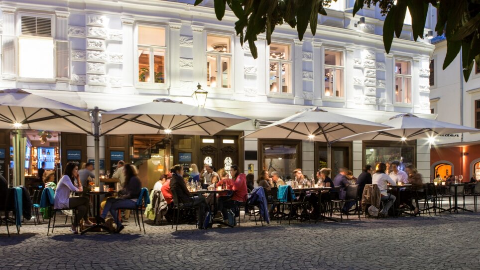 Abendessen im Freien in Graz, bei Dreizehn by Gauster. | © Genussbar