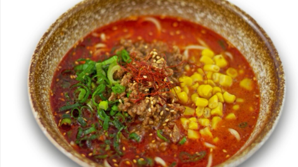 Schüssel mit Tan Tan Men, Fleisch, Gemüse und Gewürzen. | © Ichi-Go Ichi-E