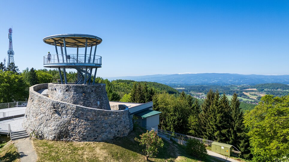 Torre panoramica su una montagna con vista su Graz. | © Markus Kaiser