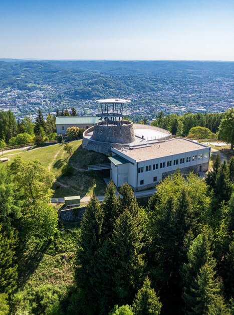 Aussicht vom Fürstenstand über Graz und die umgebende Landschaft. | © Markus Kaiser