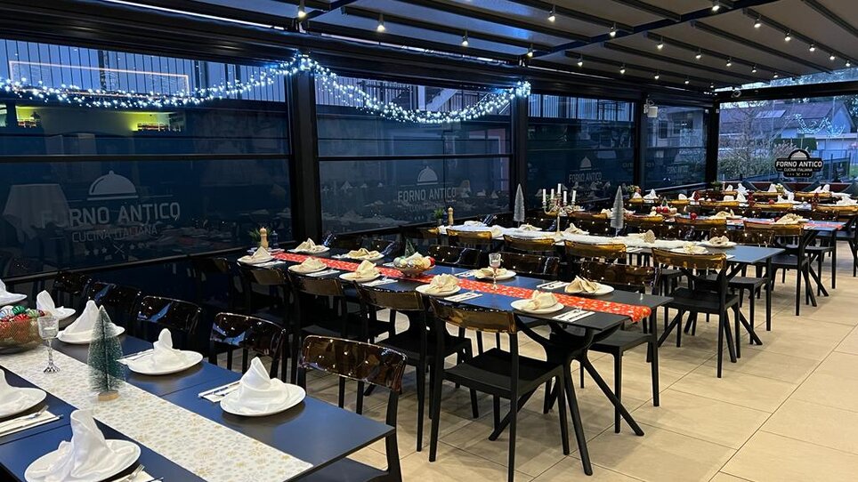 Ristorante accogliente con tavoli apparecchiati a Graz. | © Forno Antico