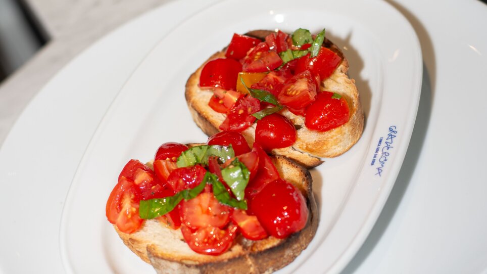 Bruschetta with tomatoes and basil at Grazie Roma restaurant in Graz. | © Florian Weitzer Hotels & Restaurants