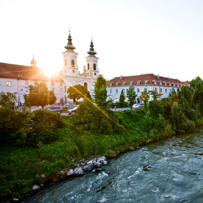 Murinsel Mariahilferplatz | © Steiermark Tourismus - ikarus Blick auf den Mariahilferplatz und die Murinsel | © Steiermark Tourismus - ikarus