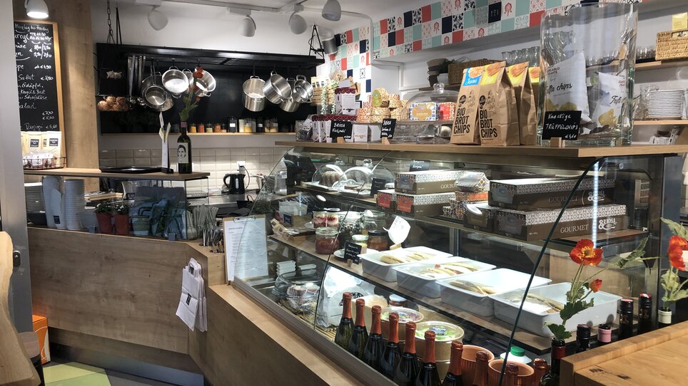 Cozy panini bar with snacks and drinks in Graz. | © Tscheppe ums Eck