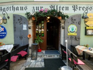 Ingresso accogliente al Gasthaus zur alten Press a Graz. | © Zur alten Press