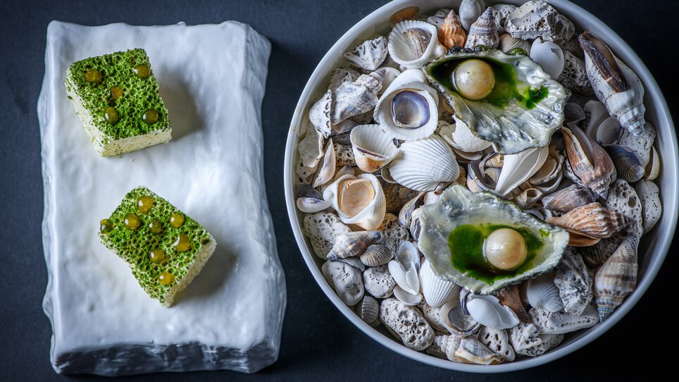 Ein kunstvoll angerichtetes Gericht im Restaurant "Zur Goldenen Birn" - Royal Dining in Graz. | © Jürgen Schmücking
