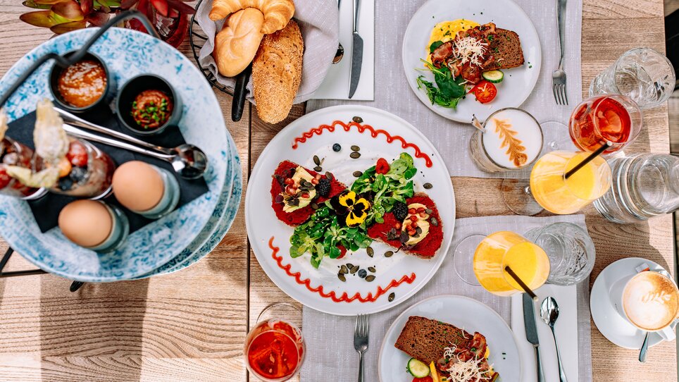 Un delizioso assortimento di colazione al aiola upstairs. | © 5komma5sinne - Rene Strasser Fotografie 