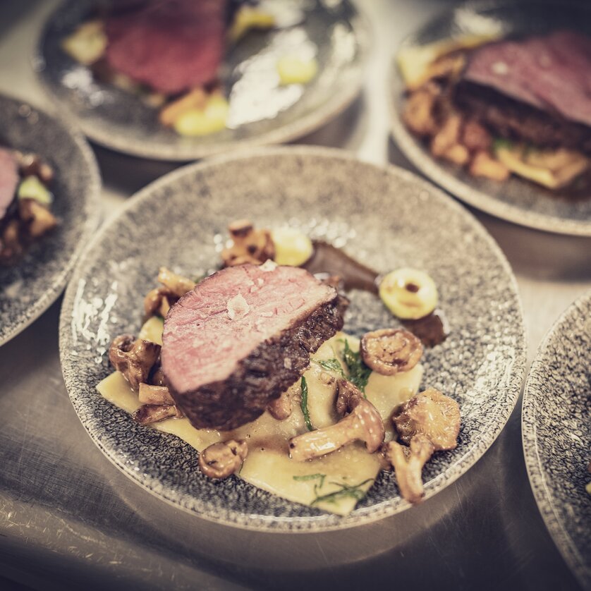 Piatto gourmet artisticamente disposto. | © ROLLING PIN