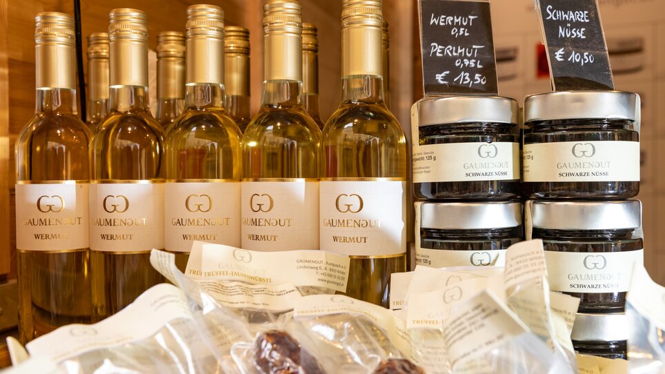 Verschiedene Trüffelprodukte beim Trüffelmarkt im Paradeishof. | © Graz Tourismus - Harry Schiffer