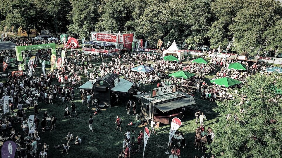 Folla all'evento GRAWE-Grazathlon all'aperto. | © SportografCompanyCode