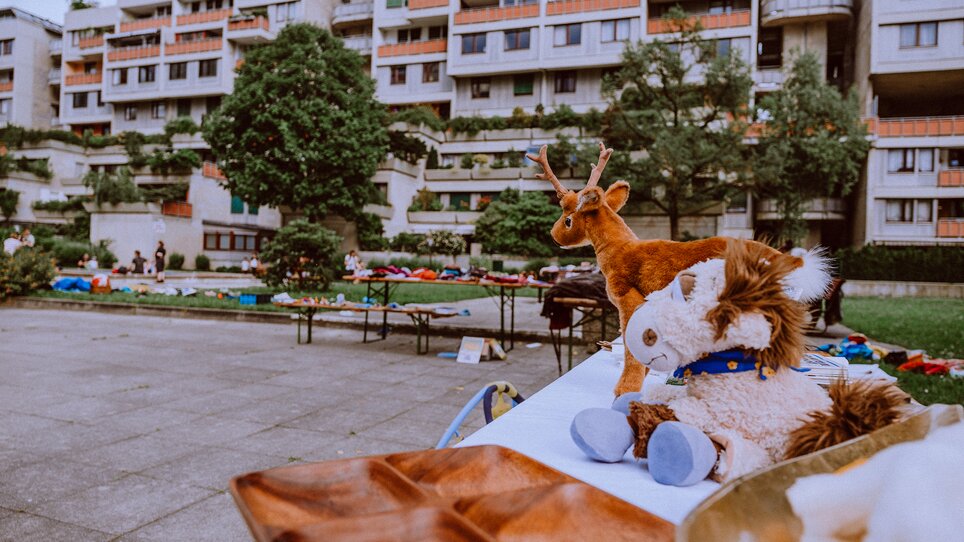 Ein Flohmarkt mit Spielzeug und Dekoration in Graz. | © Stella