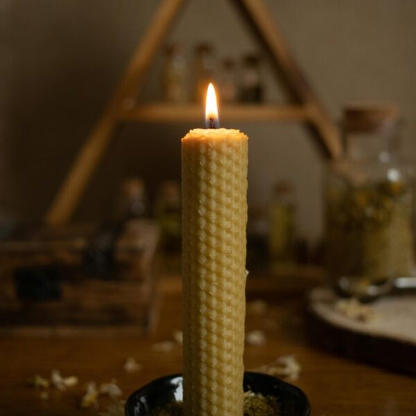 Beeswax Candle Making for Children - Impression #1 | © Pexels - Gabby K.