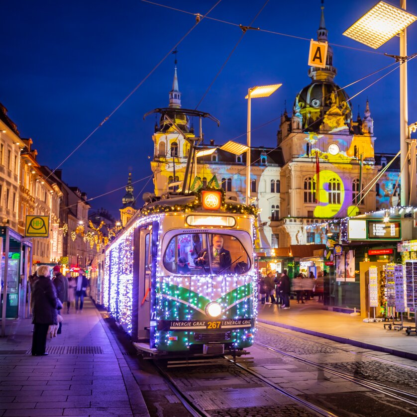 Advent tram | © Graz Tourismus - Werner Krug Advent tram | © Graz Tourismus - Werner Krug