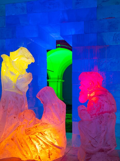 The ice nativity scene in the Landhaus courtyard in Graz | © Graz Tourismus_Harry Schiffer