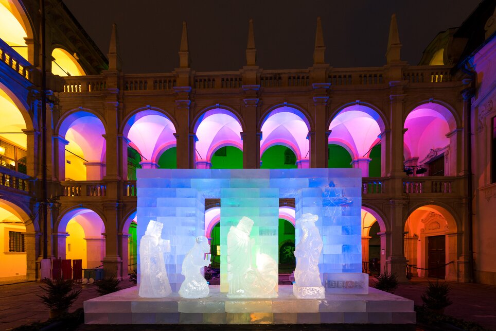 The ice nativity scene in the Landhaus courtyard in Graz | © Graz Tourismus - Harry Schiffer