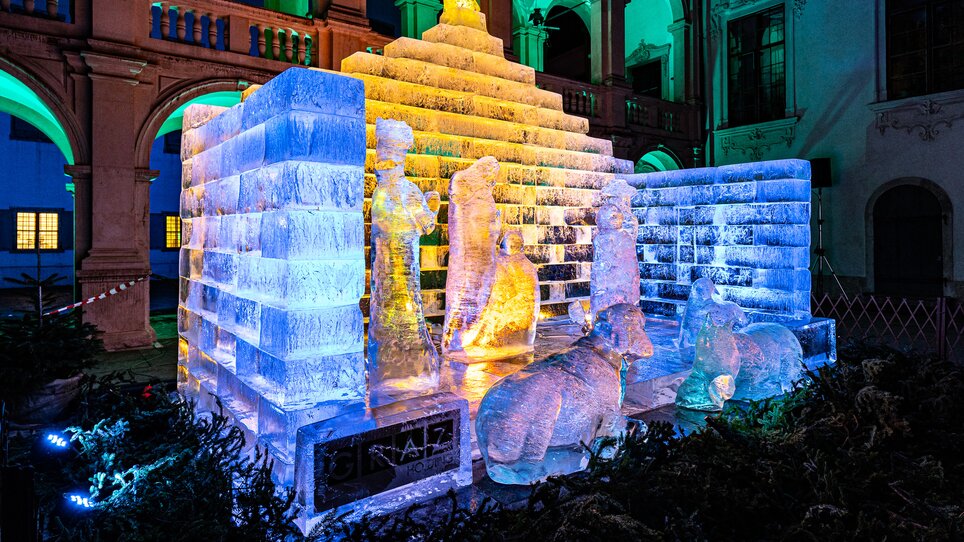 Il presepe di ghiaccio nel cortile del Landhaus I Graz | © Region Graz - Harry Schiffer