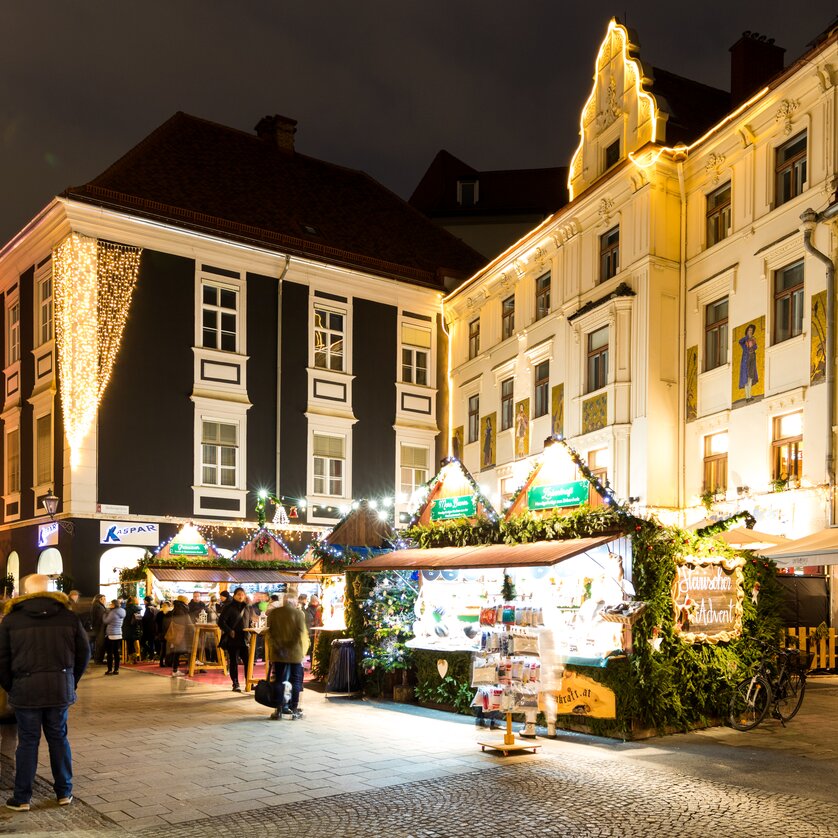 Christmas market on Glockenspielplatz square | © Graz Tourismus - Harry Schiffer