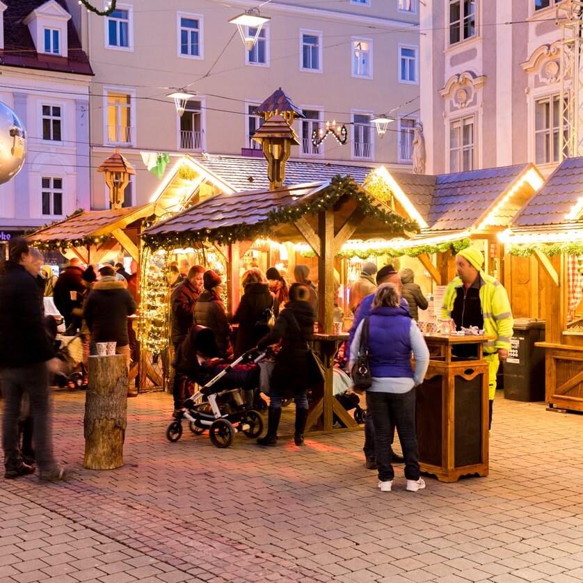 Christmas market on Südtiroler Platz square | © Graz Tourismus - Harry Schiffer