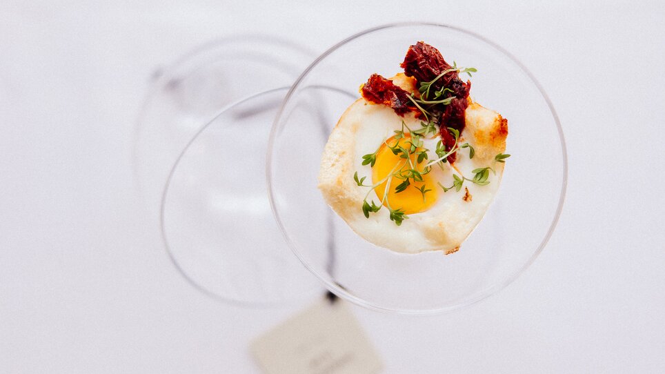 Breakfast egg in a glass | © Augartenhotel x einsnullneun