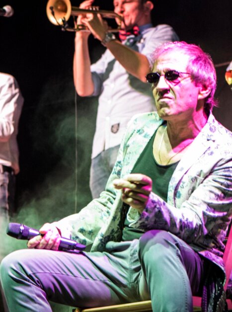 Adriano Celentano Tribute Band sul palco | © Lui e gli amici del re