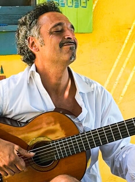 Manuel Randi con chitarra | © Manuel Randi-Trio