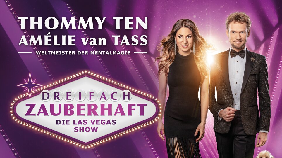 Plakat mit Schriftzug in weiß auf lila Grund, Zauberkünstler Thommy und Amelie sind mit Hund zu sehen | © Matthias Köstler und Blackneonentertainment