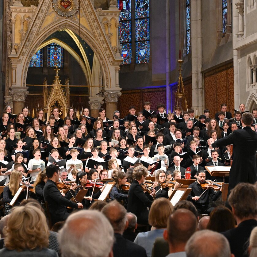 Grazer Universitätschor und ORchester in einer Kirche | © Grazer Universitätschor