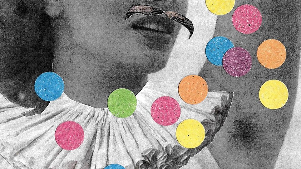 A creative collage featuring a clown-like figure and colorful dots. | © Christine Gnigler