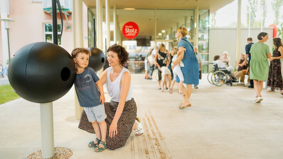 Salon Stolz | © Salon Stolz-Stella-Kager-