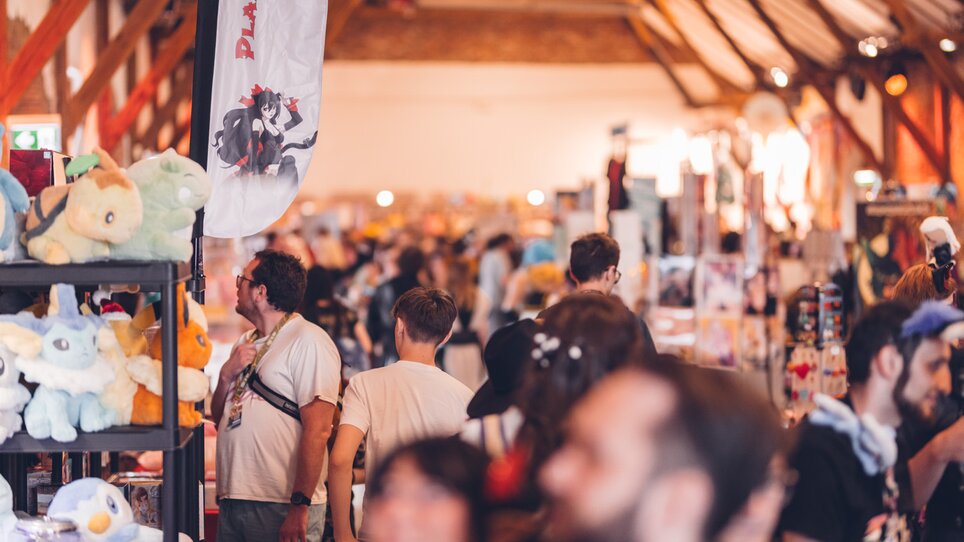 A view of the Hanamicon market hall with numerous stalls | © Hanamicon - Paul Andrews