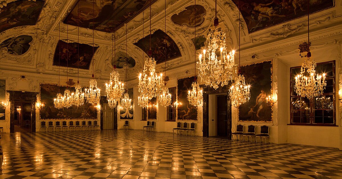 Nachts im Schloss Eggenberg: Eine Entdeckungsreise bei Kerzenlicht