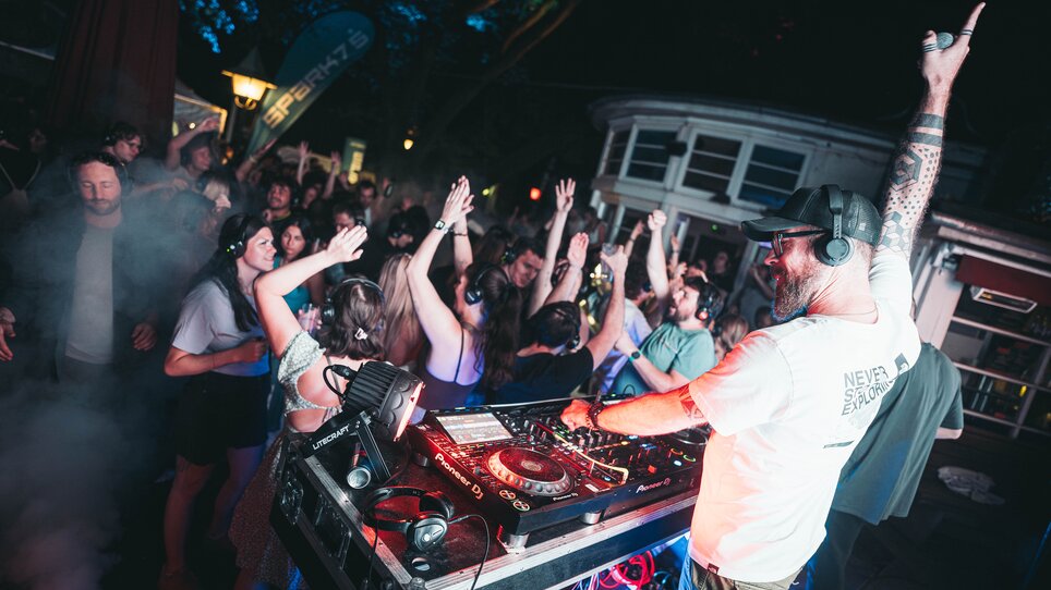 Silent Disco Beach Tour - Impression #3 | © SilentDiscoAustria_Anuar Nakyssov