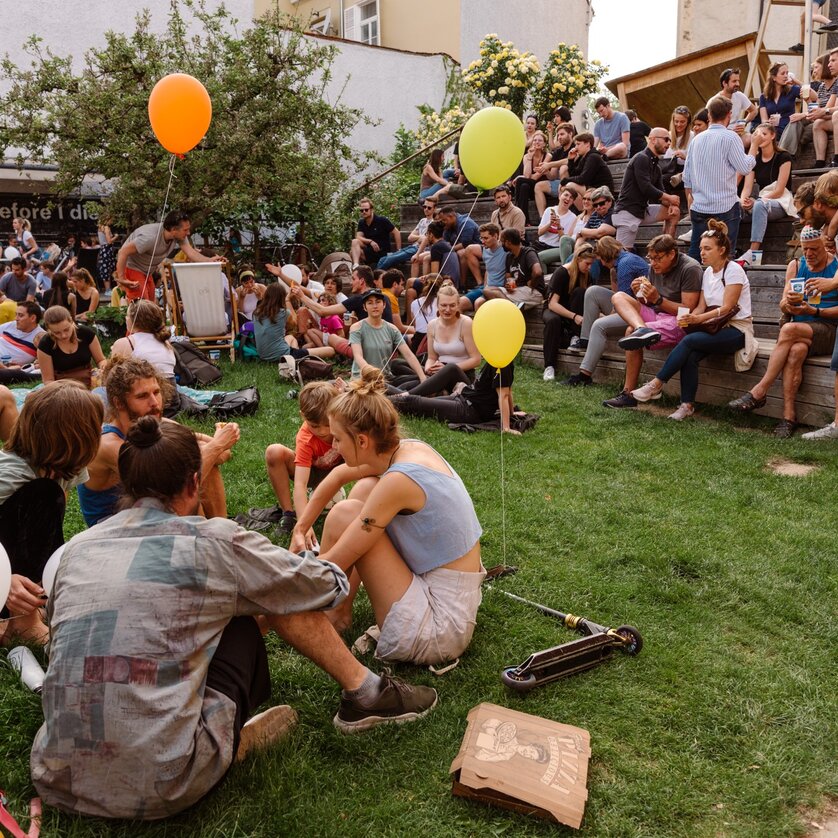 Zinzengrinsen I Graz | © Lena Baloch - Zinzengrinsen Zinzengrinsen I Graz | © Lena Baloch - Zinzengrinsen