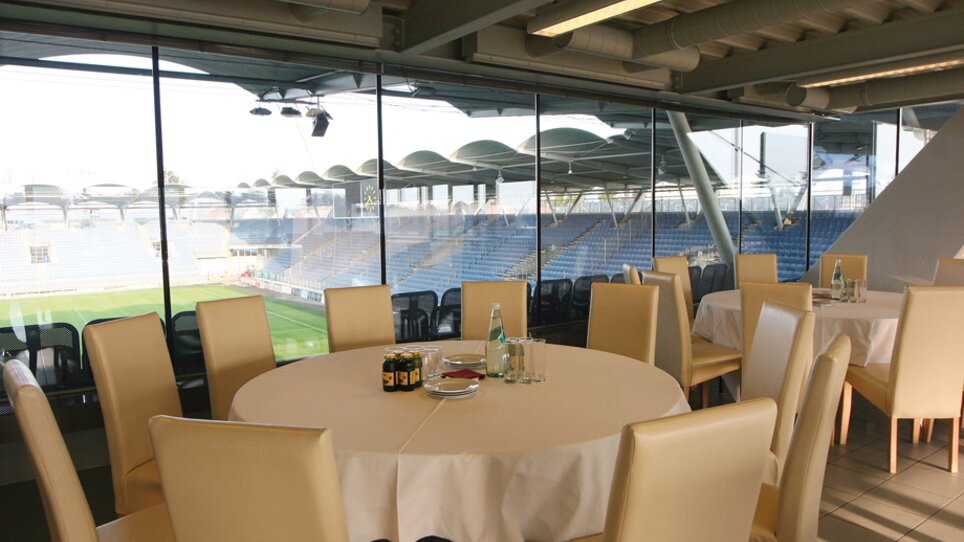 A stylish meeting room overlooking the stadium, suitable for business meetings and events. | © MCG - Martin Wiesner
