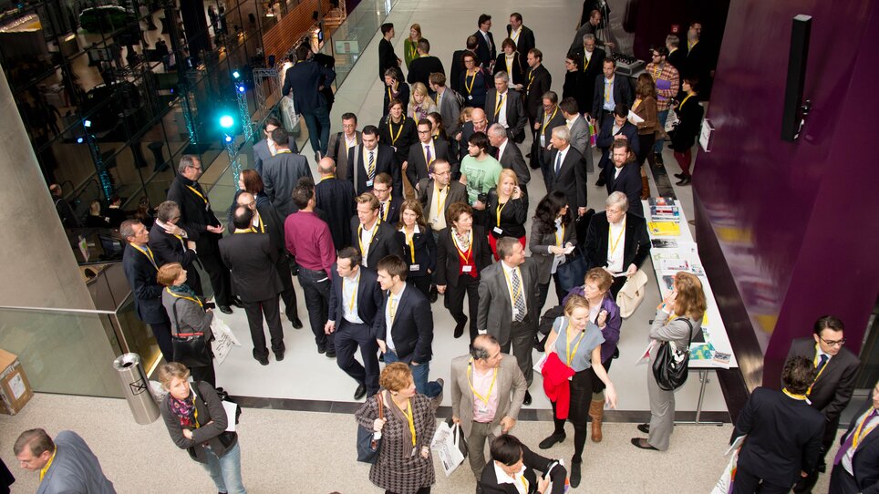 Conference participants networking and exchanging ideas. | © MCG - Martin Wiesner