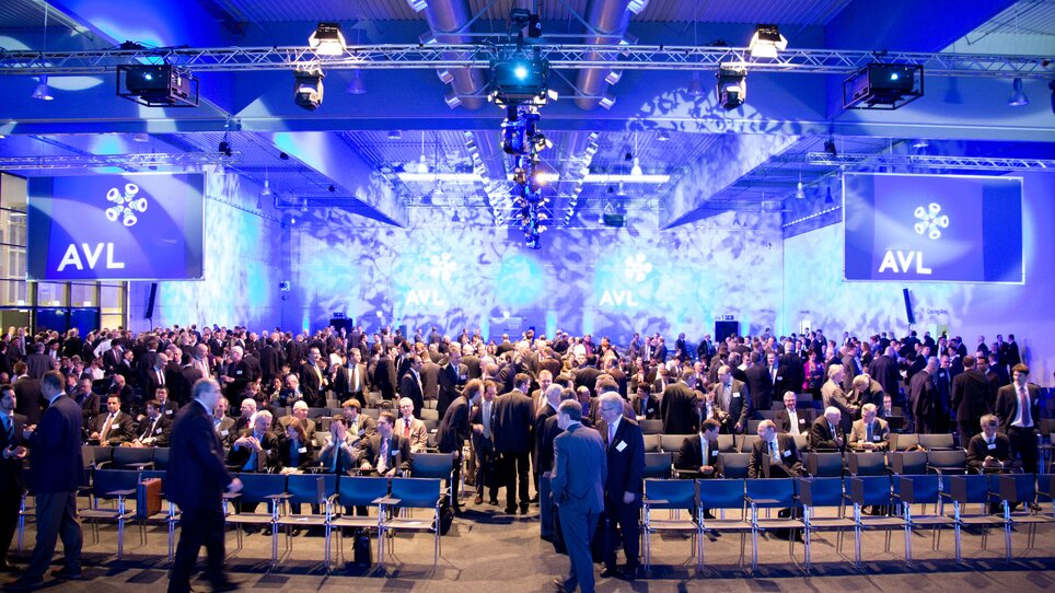 Participants at a business event in a modern venue.. | © MCG - Martin Wiesner