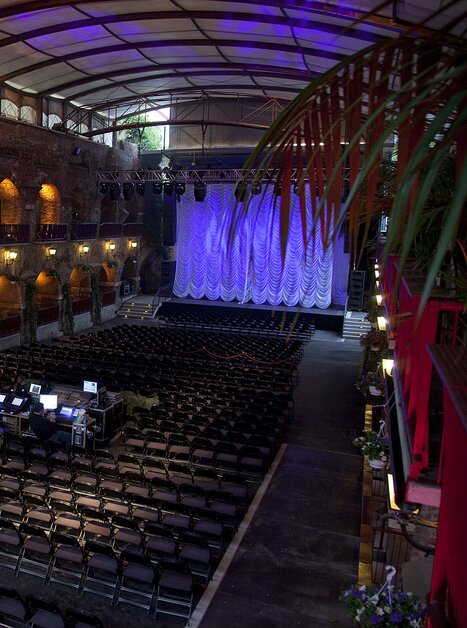 Innenansicht der Kasematten: variable Bestuhlung, Bühne und technische Infrastruktur. | © Grazer Spielstätten - Palme Peter