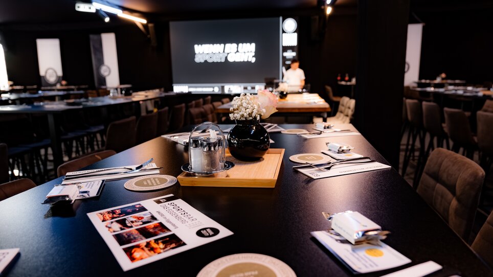 Modern meeting location at Die SportsBar - Das Eggenberg for events. | © Sebastian Atzler
