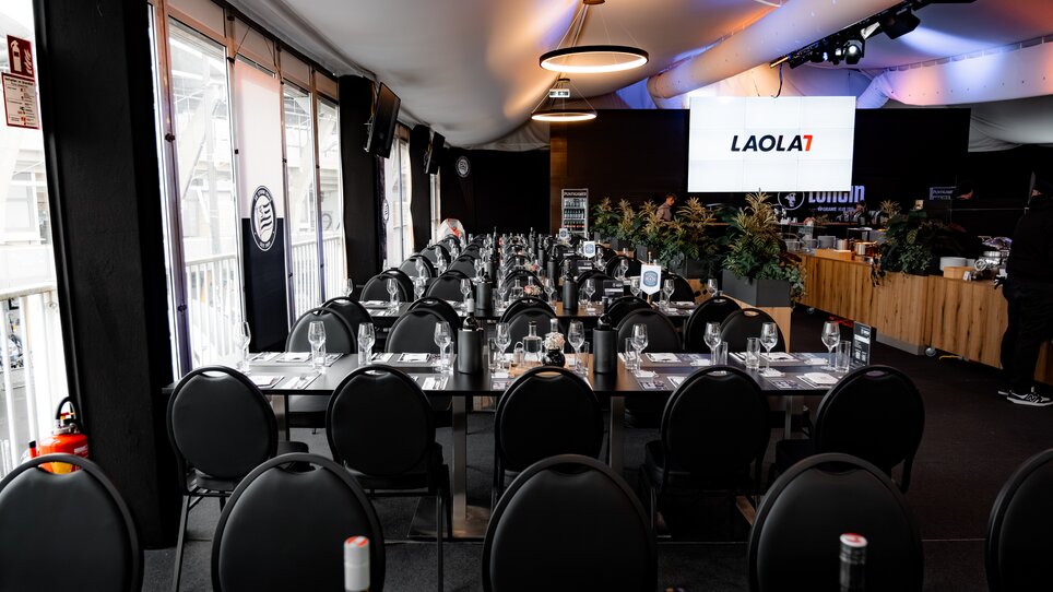 Interior of a conference room in LONGIN GRAWE CLUB 1909, set up for an event. | © Sebastian Atzler