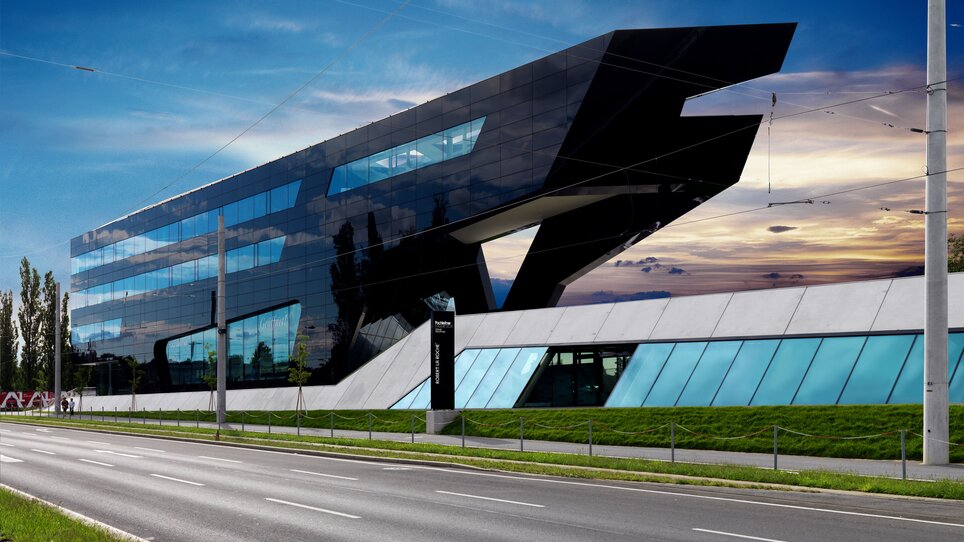 Modern architecture in Graz, a multifunctional building with large windows and flexible spaces, ideal for conferences and business meetings. | © Michael Pachleitner Group
