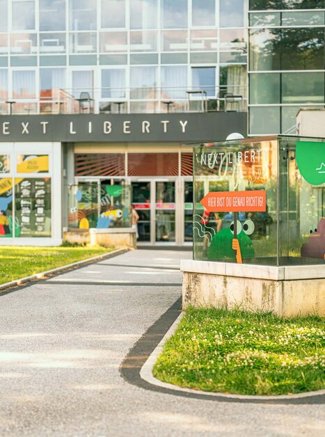 Next Liberty - Platz für Heldinnen | © Stella