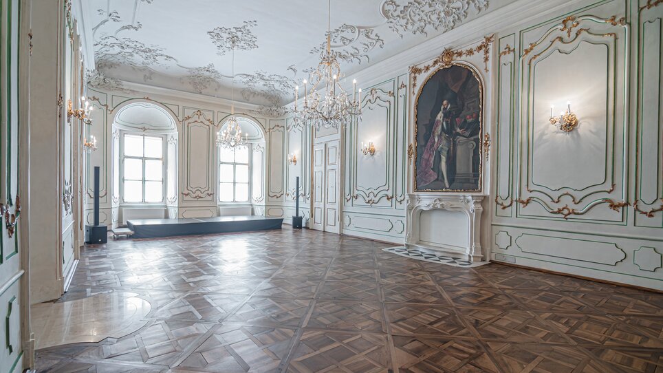 Stylish room with artistic details and nostalgic atmosphere. | © Ijob - Brandstätter