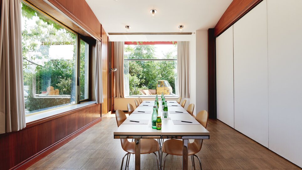 Kleiner Terrassensaal im Hotel Daniel Graz mit Aussicht in die Natur. | © Florian Weitzer Hotels & Restaurants