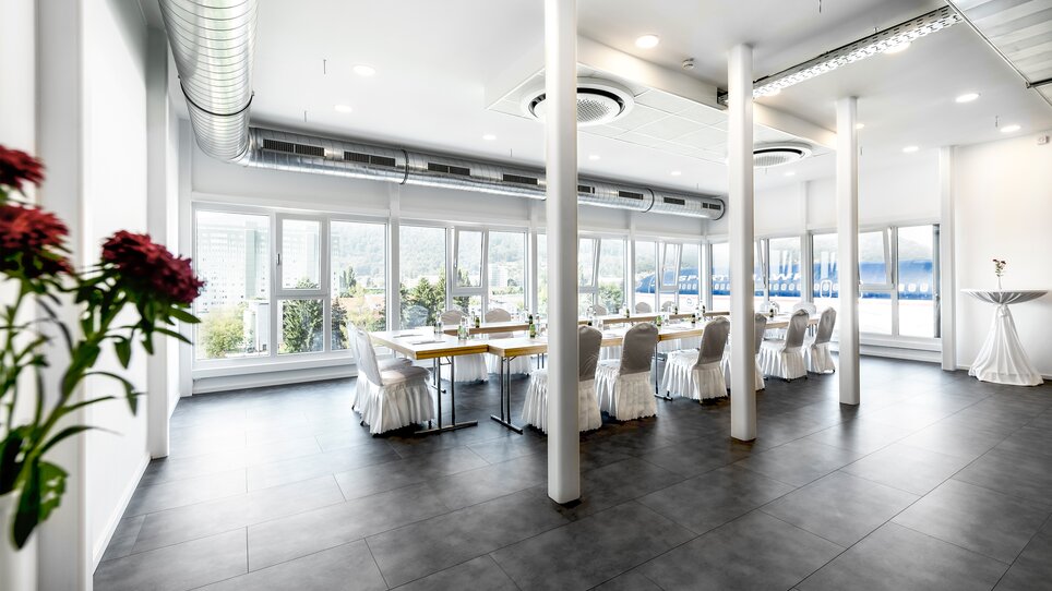 Tagungsraum im Novapark Flugzeughotel in Graz, geeignet für Konferenzen und Meetings. | © Ulrike Rauch