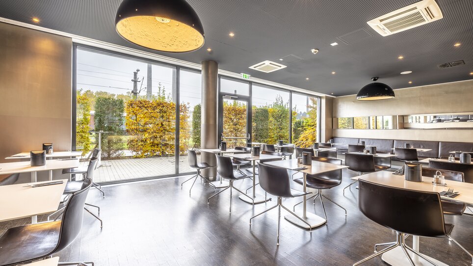 Moderne Meetinglocation im PLAZA INN Graz Messe mit Blick auf die Umgebung. | © PLAZA INN Graz Messe